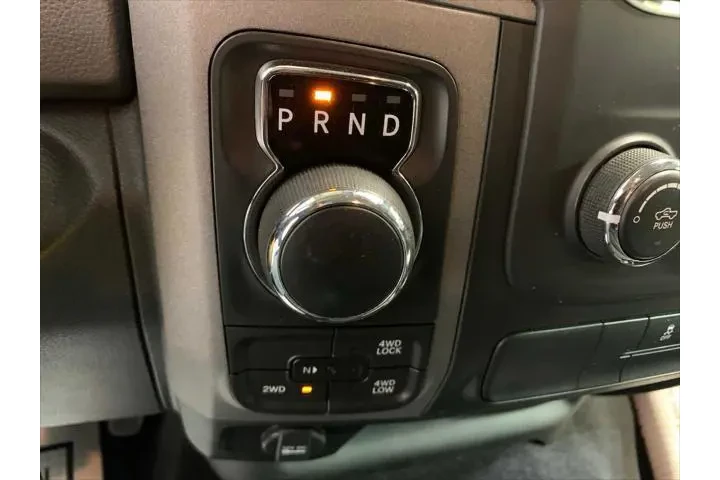 $24989 : Ram 1500 Classic 2020 4x4 Tr image 9