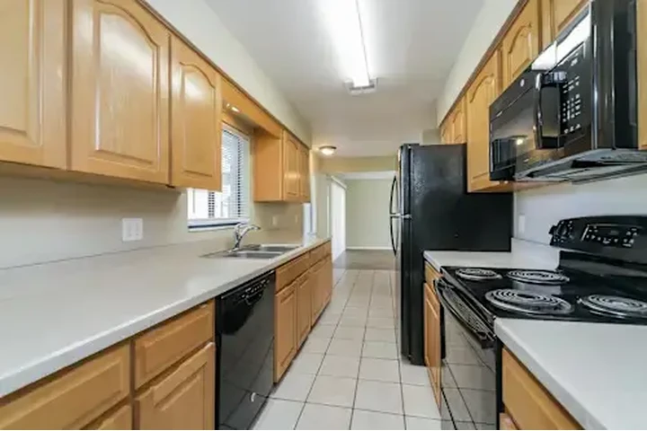 $1405 : Casa en renta de 3 recámaras image 6