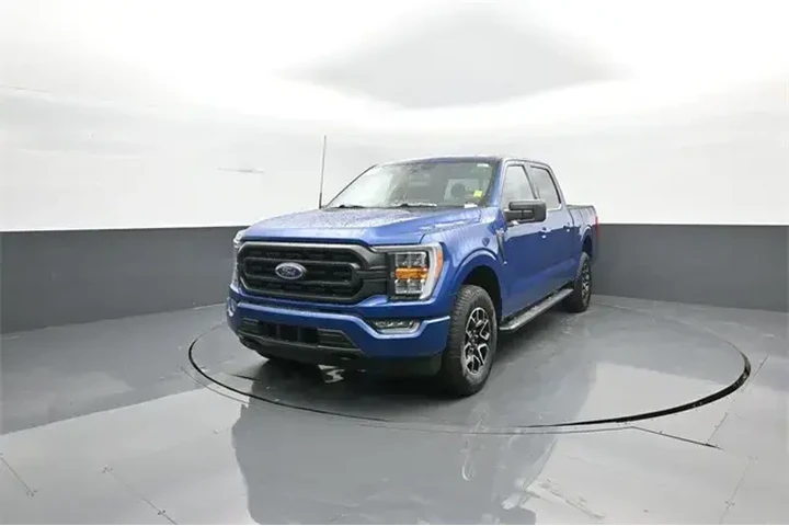 $39911 : Ford F-150 2023 4x4 XLT 4dr image 4