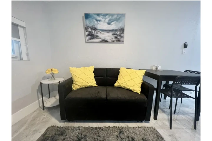$1900 : Coral Gables cerca apto 1/1 . image 9