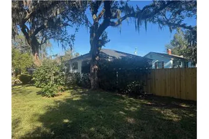 $650 : Rental property with 1 bedro image 8