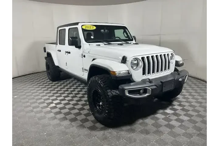 $36967 : Jeep Gladiator 2023 4x4 Over image 2