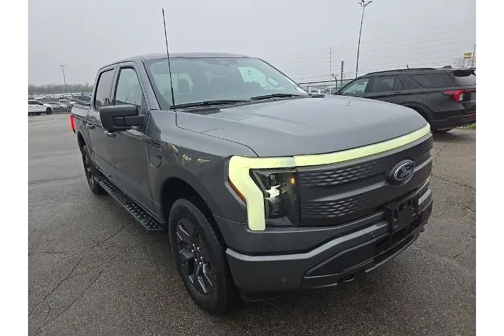$29999 : Ford F-150 Lightning 2023 AW image 3