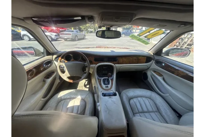 $3750 : 2001 XJ-Series XJ8L image 8