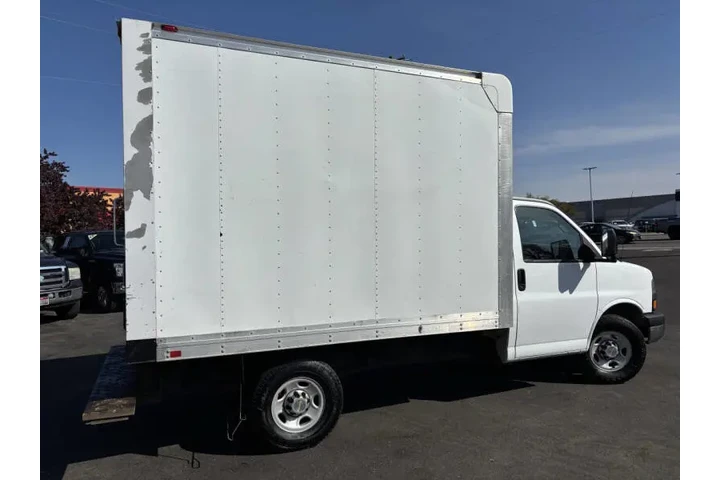 $18888 : 2014 Express 3500 image 4