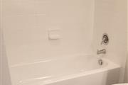 Mario's work resurfacing tub a en San Antonio