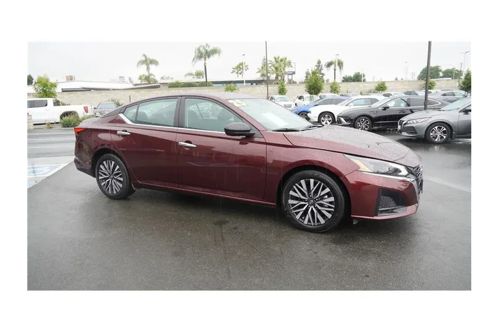 $22184 : 2025 Altima SV image 4