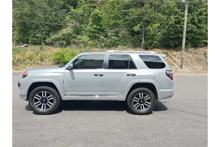 $16990 : Toyota 4Runner 2014 4x2 Limi image 5