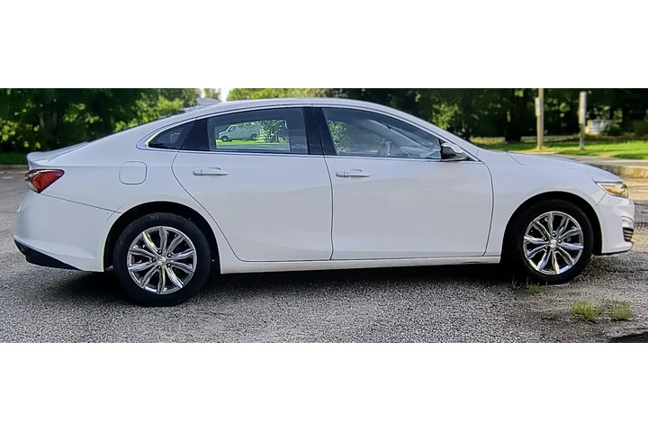 $8900 : 2020 Chevy Malibu LT image 3