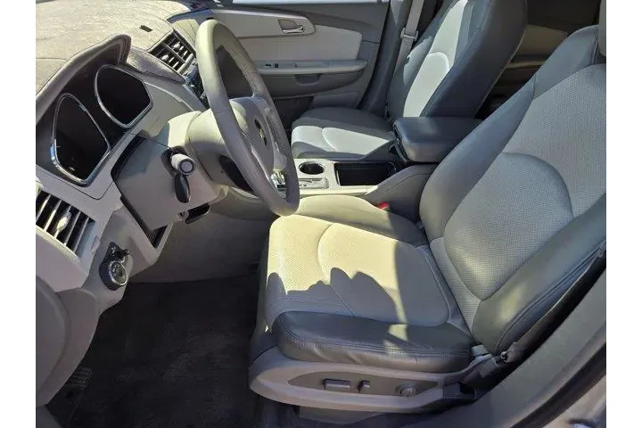 $16991 : Chevrolet Traverse 2011 LT 4 image 3
