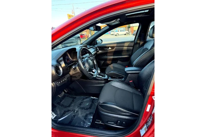 $16300 : 2021 Forte GT Line image 9