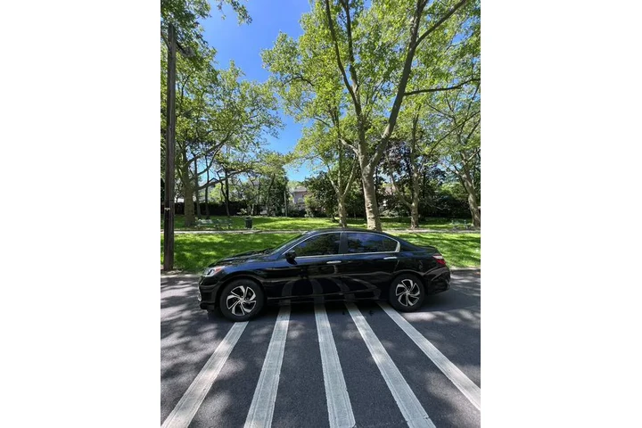 $13995 : Used 2016 Accord Sedan 4dr I4 image 5