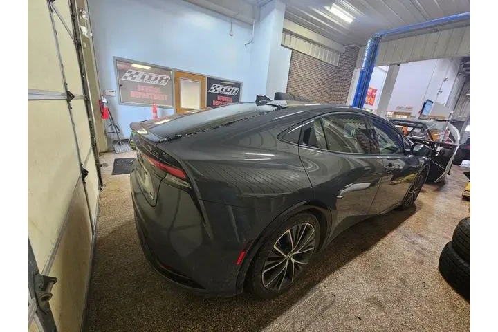 $29000 : Toyota Prius 2024 AWD Limite image 5