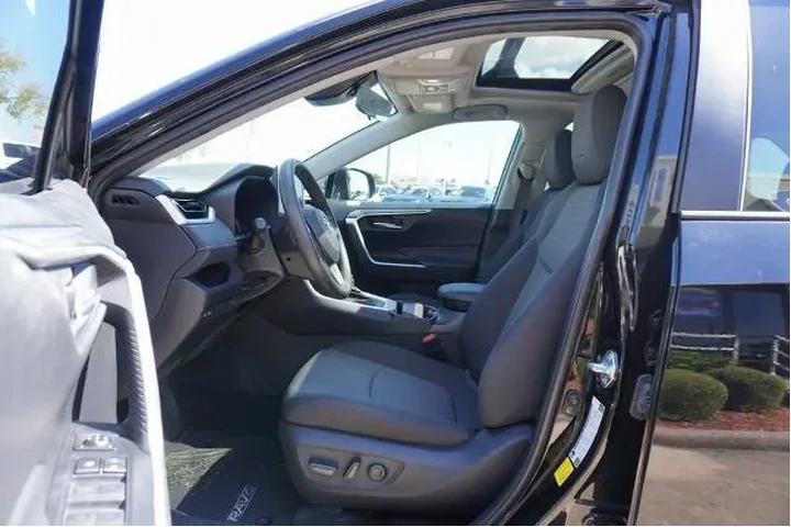 $31888 : Toyota RAV4 2023 XLE 4dr SUV image 7