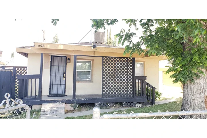 $800 : Charming 2 Bedroom, 1 Bath image 1