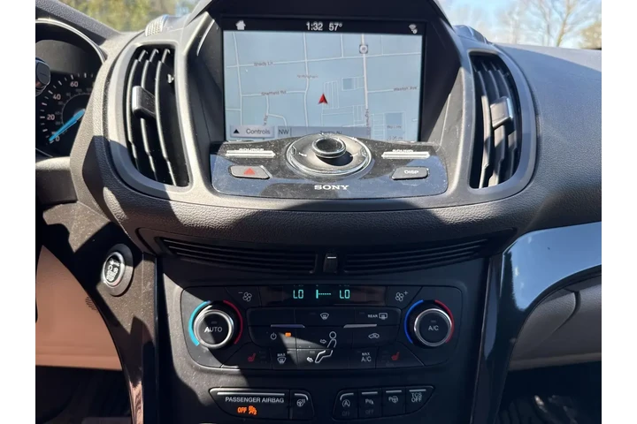 $14995 : Ford Escape 2017 Titanium 4d image 7