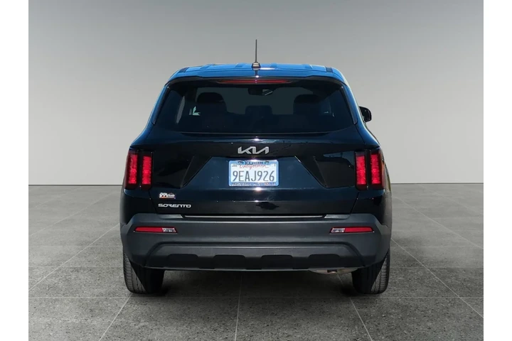 $27538 : Kia Sorento 2023 LX 4dr SUV image 4