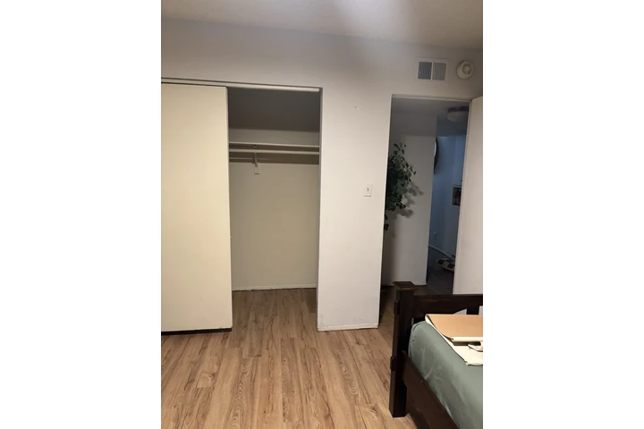 $1000 : Rento cuarto image 1