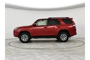 $37998 : Toyota 4Runner 2022 4x4 TRD thumbnail
