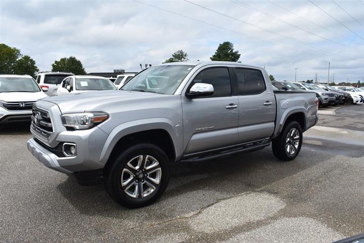 2017 Tacoma Limited image 1