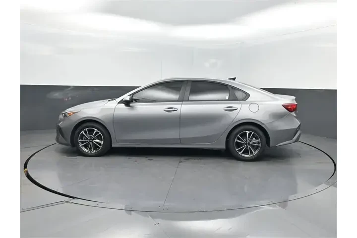 $14998 : Kia Forte 2024 LX 4dr Sedan image 2