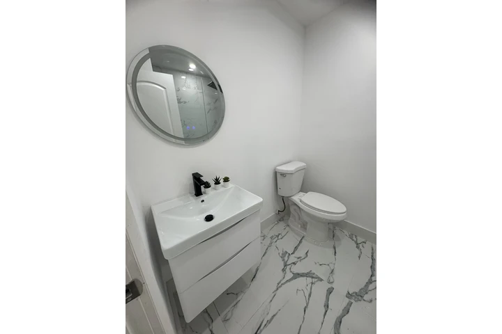 $3800 : Casa Miami Gardens image 4