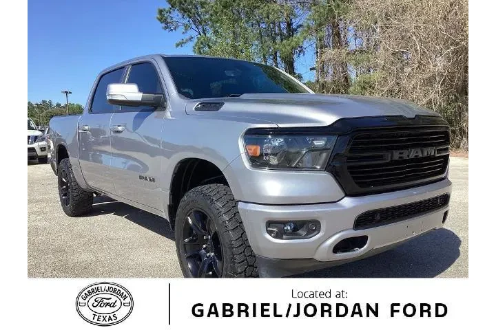 $26830 : Ram 1500 2020 4x4 Lone Star image 1