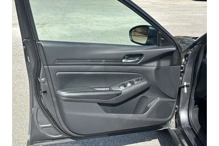 $17920 : Nissan Altima 2025 2.5 SV 4d image 10