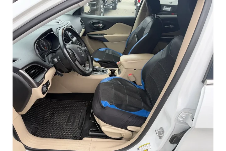 $14000 : Jeep Cherokee 2019 4x4 Latit image 10