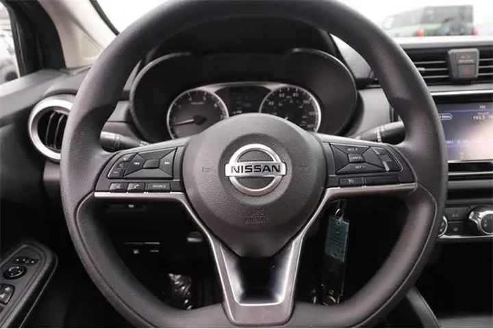 $15950 : Nissan Versa 2022 S 4dr Seda image 10
