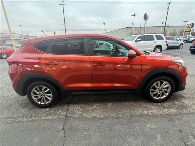 $9999 : 2017 TUCSON image 5