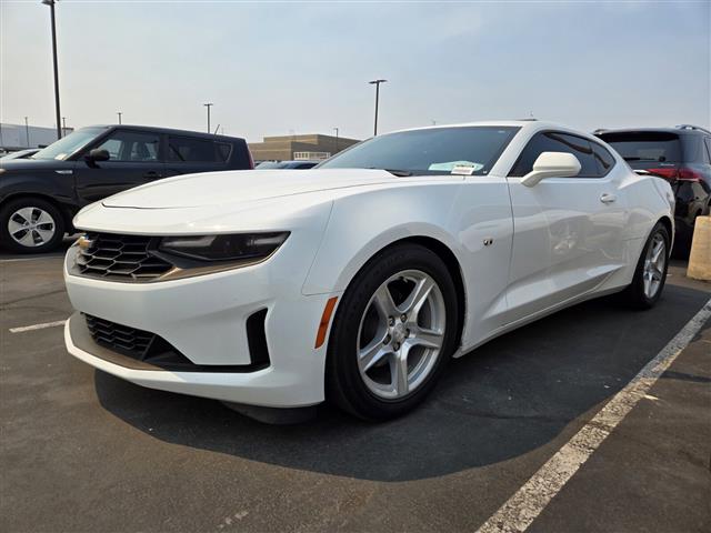 $25891 : Pre-Owned 2021 Camaro 1LT image 2