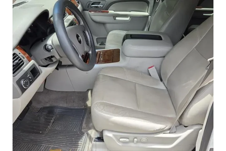 $10500 : Chevrolet Tahoe 2011 4x2 LTZ image 8