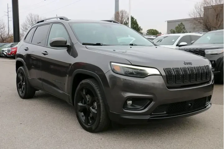 $15990 : Jeep Cherokee 2021 Latitude image 4