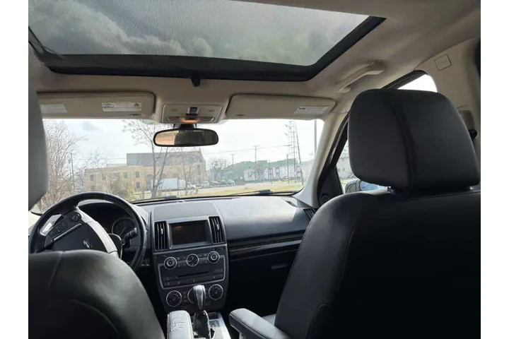 $7995 : 2014 Land Rover LR2 image 9