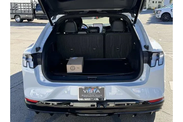 $38995 : Ford Mustang Mach-E 2023 AWD image 10