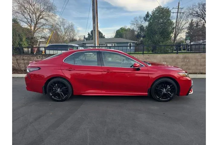 $29995 : Toyota Camry Hybrid 2024 XSE image 3