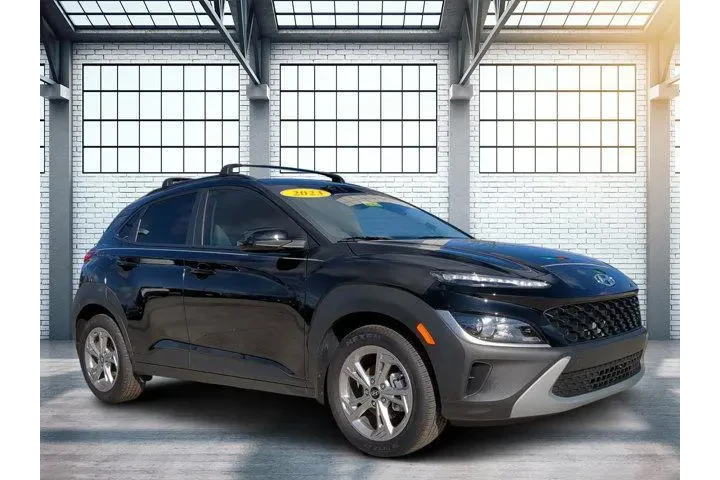 $19820 : Hyundai KONA 2023 SEL 4dr Cr image 1