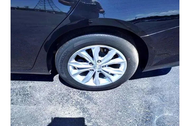 $17995 : 2019 Malibu LT image 8