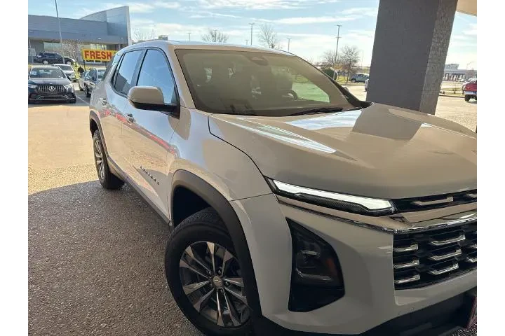 $24009 : Chevrolet Equinox 2025 LT 4d image 8