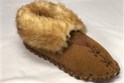 $84 : Women's/Men's Leather Slippers thumbnail