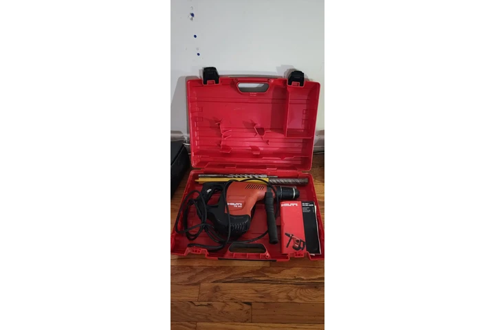 $550 : Rotomartillo taladro HILTI T50 image 1