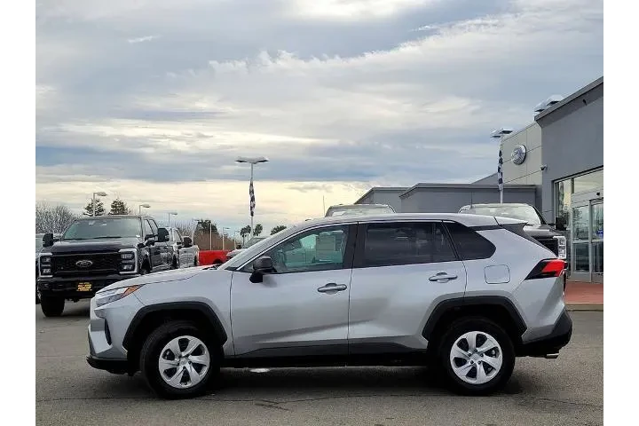 $27900 : Toyota RAV4 2024 AWD LE 4dr image 7