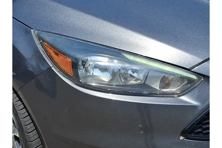 $13222 : Ford Focus 2017 ST 4dr Hatch image 10