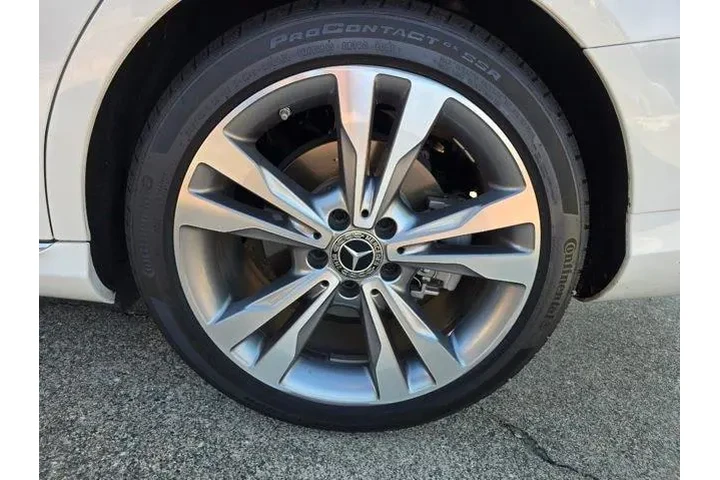 $23988 : Mercedes-Benz C-Class 2018 C image 10