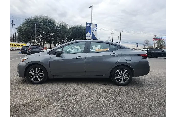 $16998 : Nissan Versa 2025 SV 4dr Sed image 4