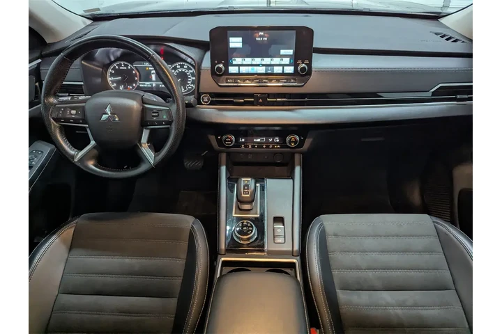 $25997 : Mitsubishi Outlander 2024 SE image 6