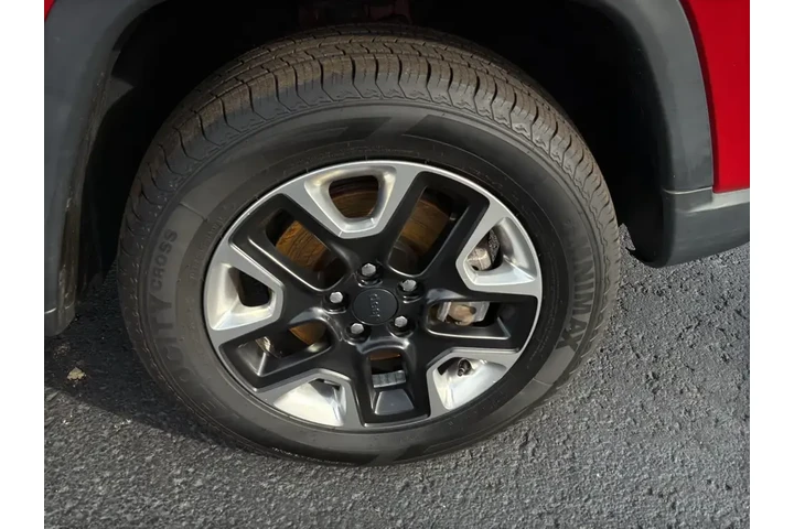 $15137 : Jeep Compass 2018 4x4 Trailh image 8