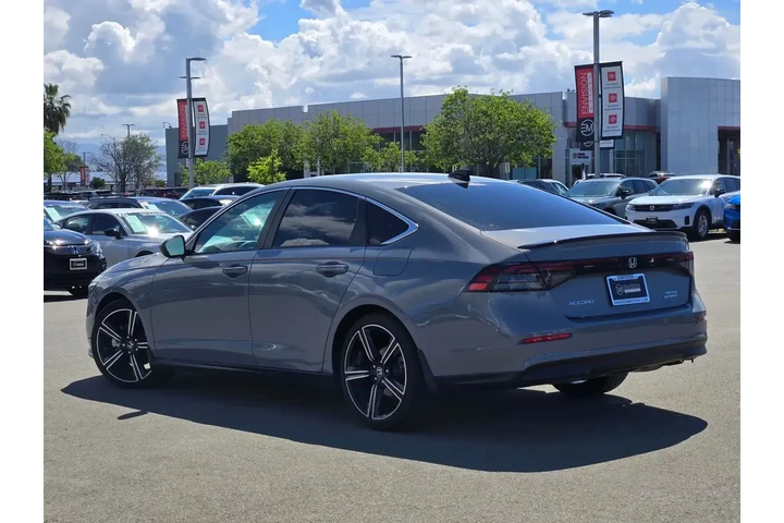 $31998 : Honda Accord Hybrid 2025 Spo image 5