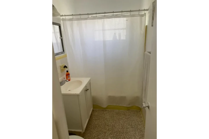 $1000 : Efficency privado image 3